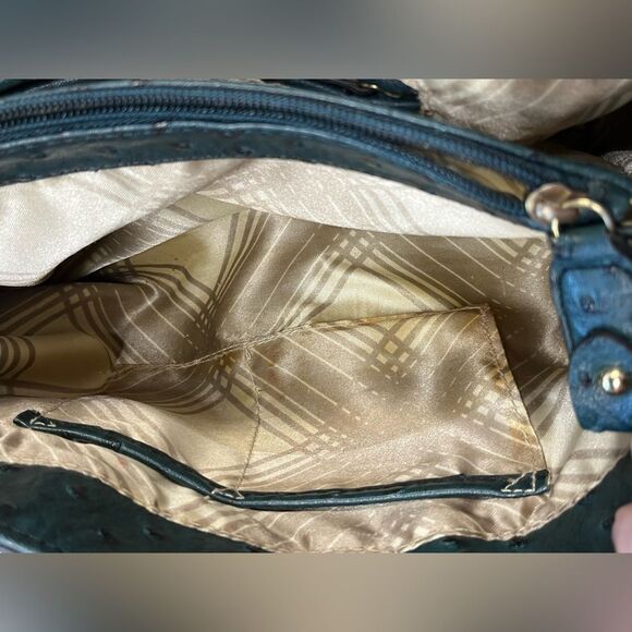 London Fog | Green Simulated Ostrich Skin Leather Purse - Picture 8 of 9